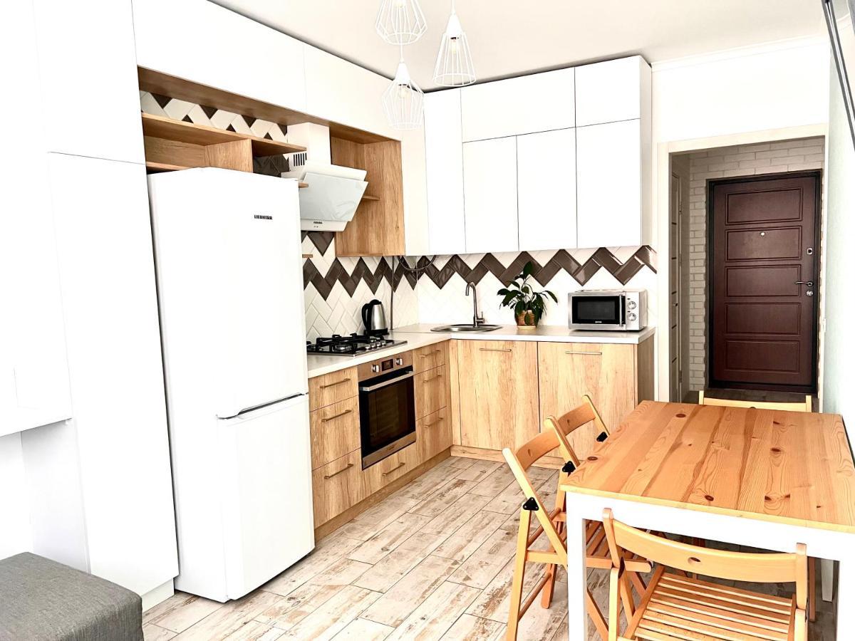 Osapart Cozy Apartment In A Complex Semycvit 利沃夫 外观 照片