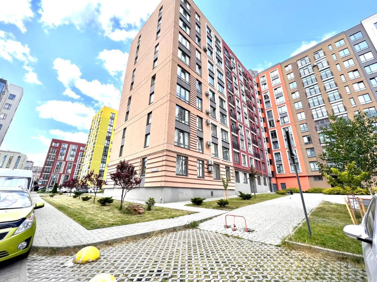 Osapart Cozy Apartment In A Complex Semycvit 利沃夫 外观 照片