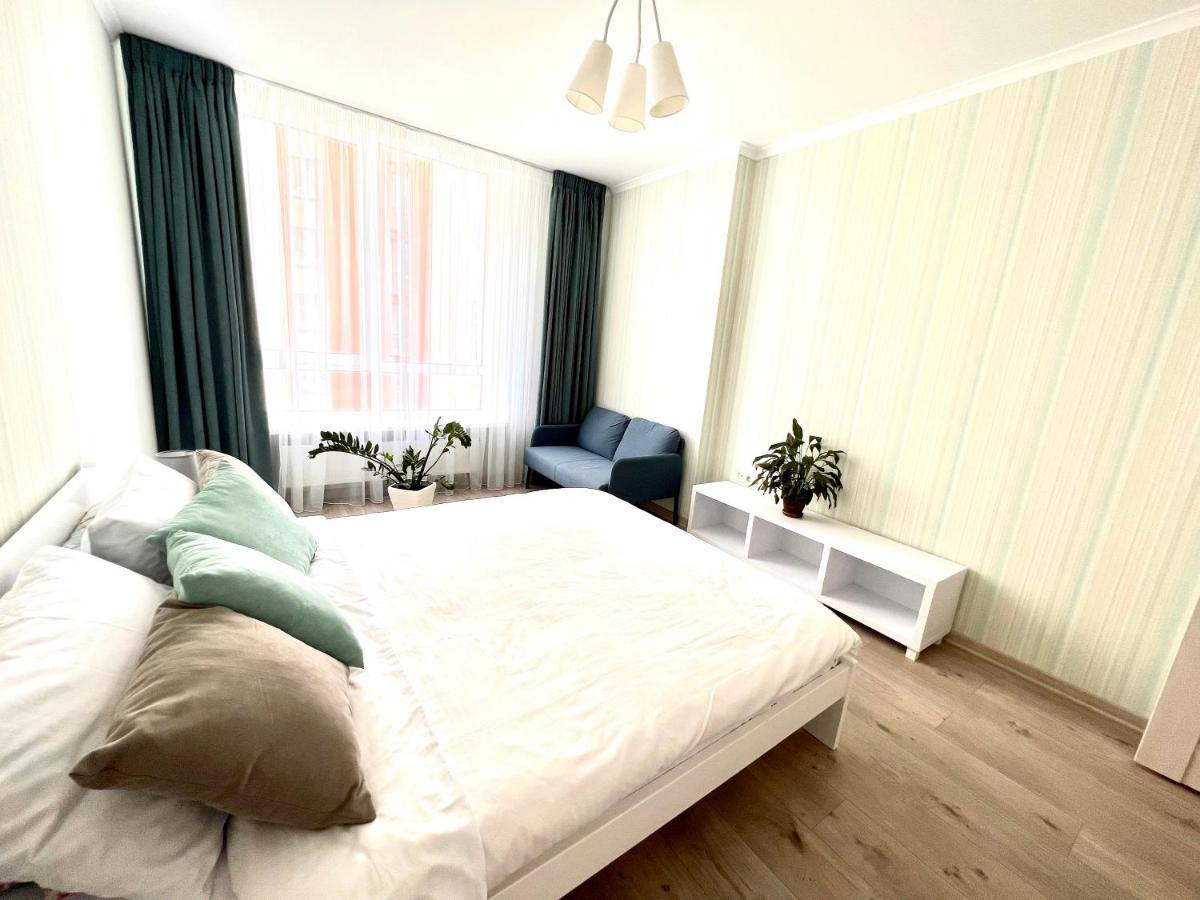 Osapart Cozy Apartment In A Complex Semycvit 利沃夫 外观 照片