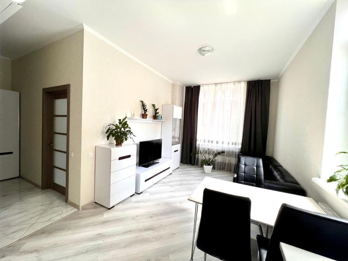 Osapart Cozy Apartment In A Complex Semycvit 利沃夫 外观 照片