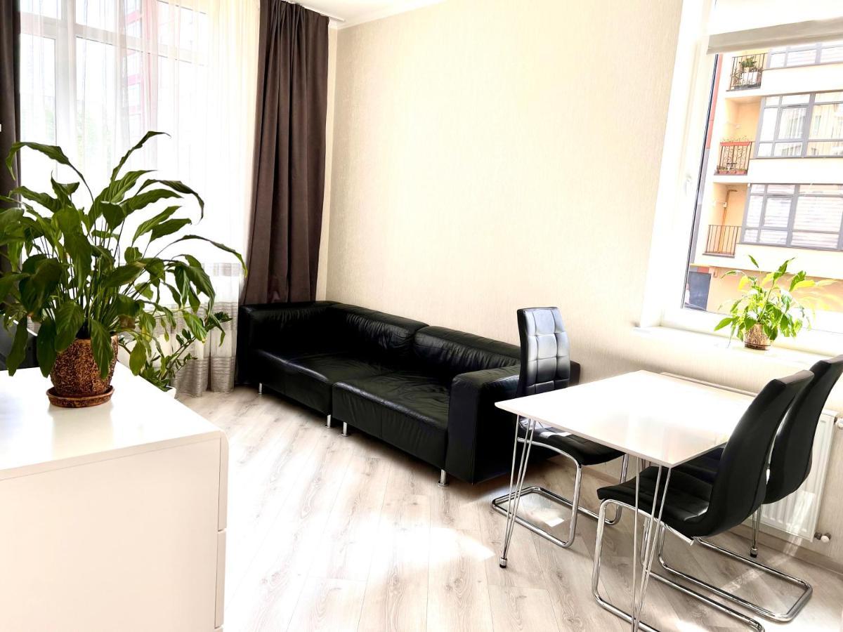 Osapart Cozy Apartment In A Complex Semycvit 利沃夫 外观 照片