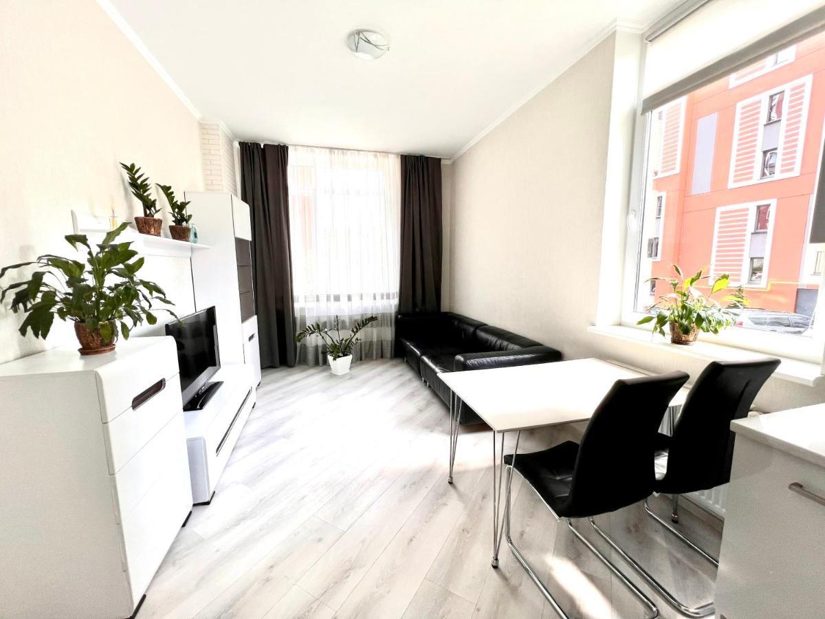 Osapart Cozy Apartment In A Complex Semycvit 利沃夫 外观 照片