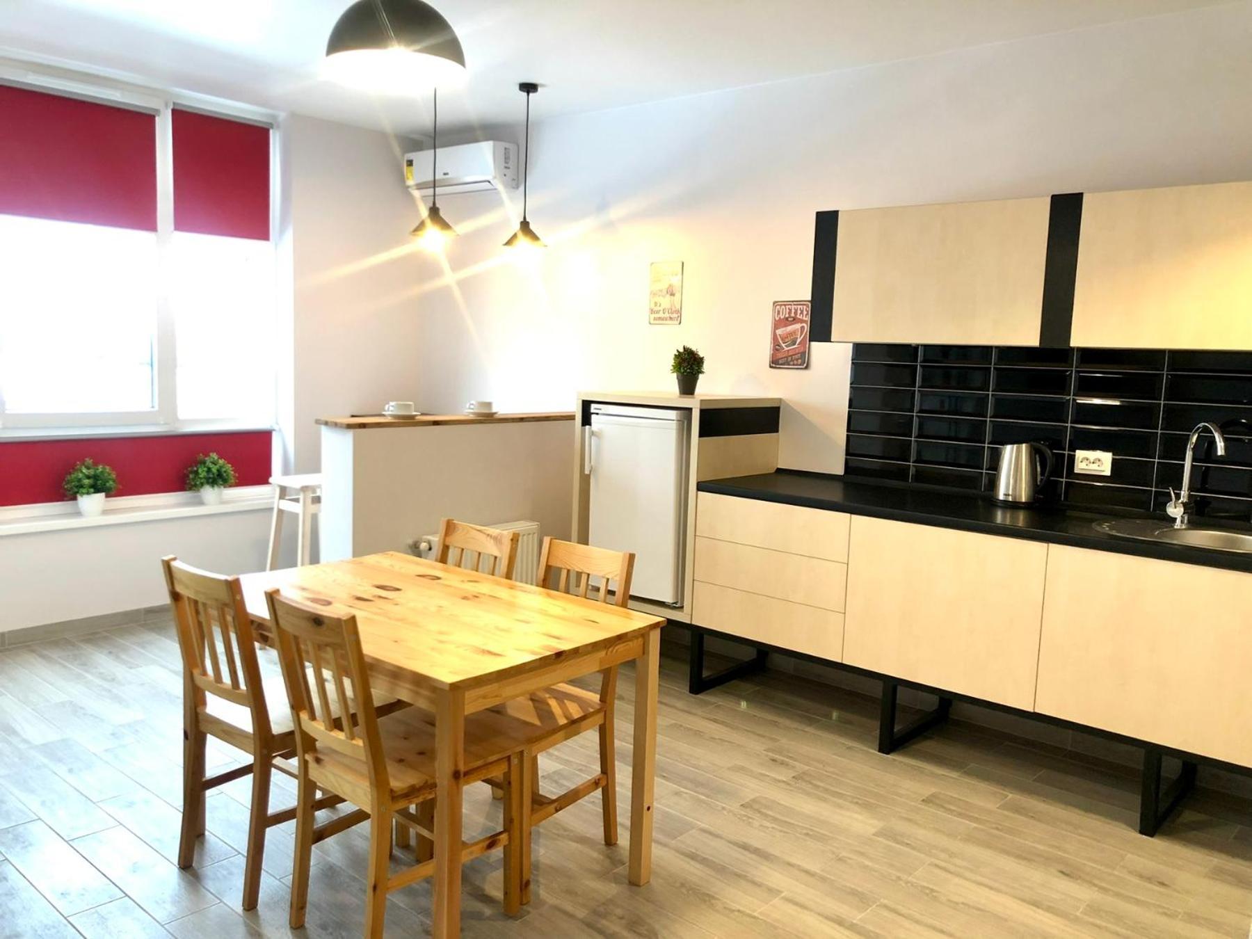 Osapart Cozy Apartment In A Complex Semycvit 利沃夫 外观 照片